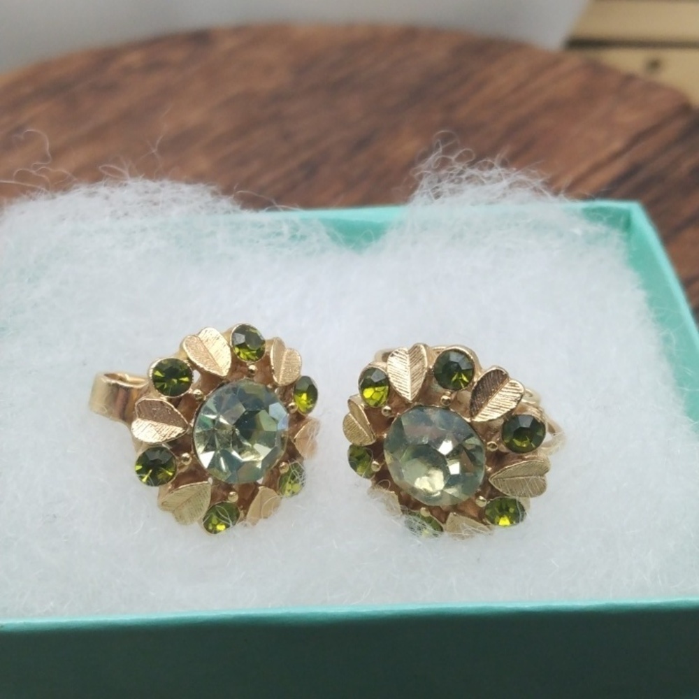 Peridot brilliant sun‎ vintage Avon clip on earrings E753